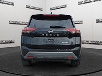 2023 Nissan Rogue AWD SV Midnight Edition