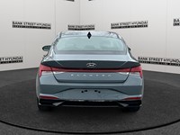 2022 Hyundai Elantra Ultimate IVT