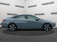 2022 Hyundai Elantra Ultimate IVT