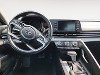 2022 Hyundai Elantra Preferred IVT