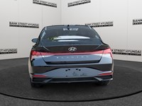 2022 Hyundai Elantra Preferred IVT