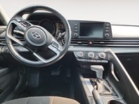 2022 Hyundai Elantra Preferred IVT