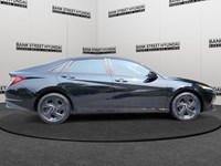 2022 Hyundai Elantra Preferred IVT
