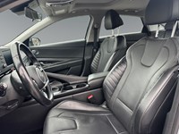 2022 Hyundai Elantra Ultimate IVT