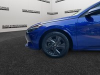 2022 Hyundai Elantra Preferred IVT w/Sun & Tech Package