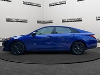 2022 Hyundai Elantra Preferred IVT w/Sun & Tech Package