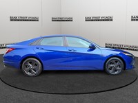2022 Hyundai Elantra Preferred IVT w/Sun & Tech Package