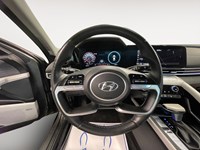 2023 Hyundai Elantra Luxury IVT w/Two-Tone Interior