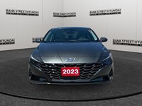 2023 Hyundai Elantra Luxury IVT w/Two-Tone Interior