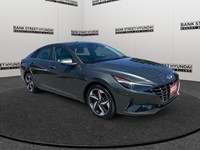 2023 Hyundai Elantra Luxury IVT w/Two-Tone Interior