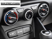 2025 Hyundai Venue Essential IVT