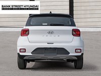 2025 Hyundai Venue Essential IVT w/Two-Tone