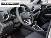 2025 Hyundai Venue Essential IVT