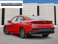 2025 Hyundai Elantra Luxury IVT