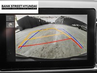 2025 Hyundai Venue Essential IVT w/Two-Tone