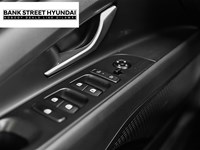 2025 Hyundai Elantra HEV Luxury DCT