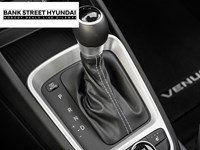 2025 Hyundai Venue Essential IVT w/Two-Tone
