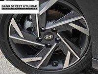 2025 Hyundai Elantra HEV Luxury DCT