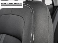 2025 Hyundai Venue Essential IVT w/Two-Tone