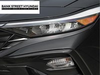 2025 Hyundai Elantra HEV Luxury DCT