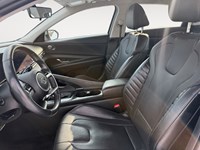 2023 Hyundai Elantra Luxury IVT