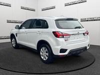 2024 Mitsubishi RVR ES FWD