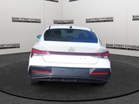 2024 Hyundai Elantra Essential IVT