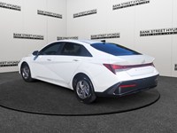 2024 Hyundai Elantra Essential IVT