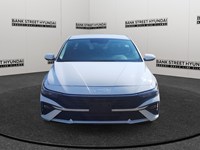 2024 Hyundai Elantra Essential IVT