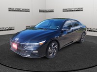 2025 Hyundai Elantra Luxury IVT w/Two-Tone Interior