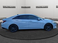 2022 Hyundai Elantra Preferred IVT