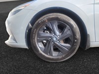 2023 Hyundai Elantra Preferred IVT