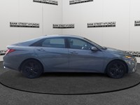 2023 Hyundai Elantra Preferred IVT