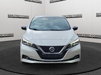 2022 Nissan LEAF SV Hatchback