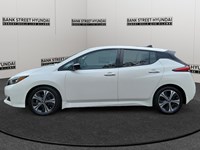 2022 Nissan LEAF SV Hatchback