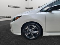 2022 Nissan LEAF SV Hatchback