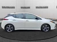 2022 Nissan LEAF SV Hatchback