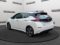 2022 Nissan LEAF SV Hatchback