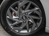 2026 Hyundai Elantra Essential IVT