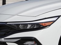 2025 Hyundai Elantra HEV Luxury DCT