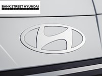 2025 Hyundai Elantra Luxury IVT