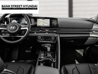 2025 Hyundai Elantra HEV Luxury DCT