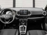 2025 Hyundai Venue Ultimate IVT w/Black Interior