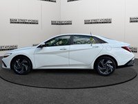 2025 Hyundai Elantra Luxury IVT