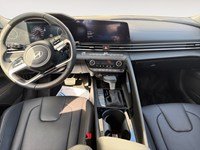 2025 Hyundai Elantra Luxury IVT