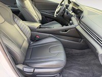 2025 Hyundai Elantra Luxury IVT