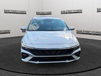 2025 Hyundai Elantra Luxury IVT
