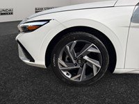 2025 Hyundai Elantra Luxury IVT