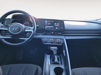 2022 Hyundai Elantra Preferred IVT