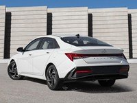 2025 Hyundai Elantra Luxury IVT
